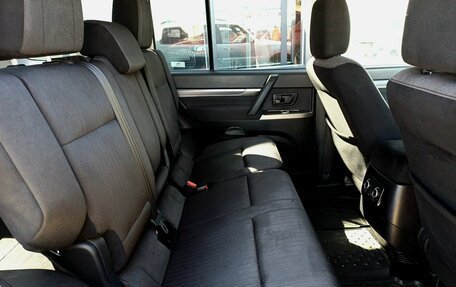 Mitsubishi Pajero IV, 2011 год, 2 299 000 рублей, 20 фотография