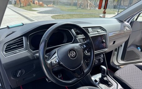 Volkswagen Tiguan II, 2018 год, 3 100 000 рублей, 12 фотография
