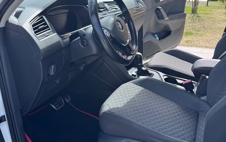 Volkswagen Tiguan II, 2018 год, 3 100 000 рублей, 13 фотография