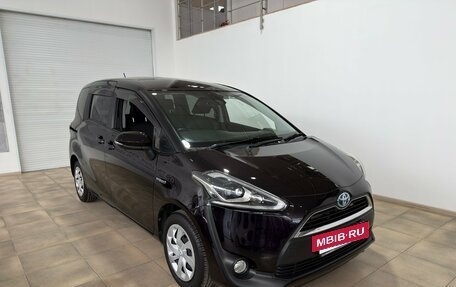 Toyota Sienta II, 2017 год, 1 600 000 рублей, 2 фотография
