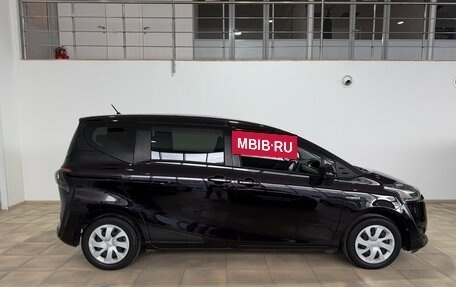 Toyota Sienta II, 2017 год, 1 600 000 рублей, 7 фотография
