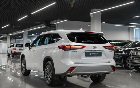Toyota Highlander, 2026 год, 5 700 000 рублей, 4 фотография