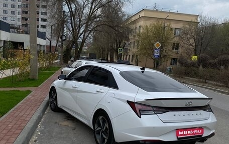 Hyundai Elantra, 2021 год, 2 500 000 рублей, 1 фотография
