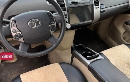 Toyota Prius, 2005 год, 690 000 рублей, 4 фотография