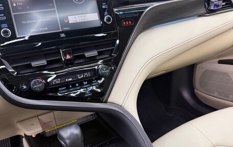 Toyota Camry, 2022 год, 5 800 000 рублей, 9 фотография
