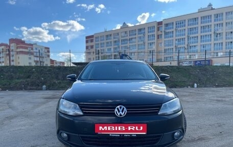 Volkswagen Jetta VI, 2013 год, 580 000 рублей, 2 фотография