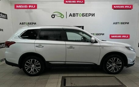 Mitsubishi Outlander III рестайлинг 3, 2015 год, 2 520 000 рублей, 4 фотография
