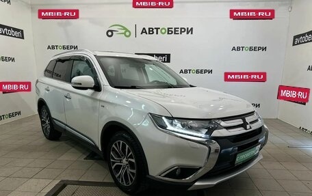 Mitsubishi Outlander III рестайлинг 3, 2015 год, 2 520 000 рублей, 3 фотография