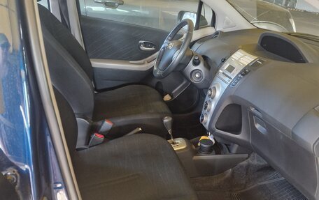 Toyota Yaris III рестайлинг, 2008 год, 670 000 рублей, 4 фотография