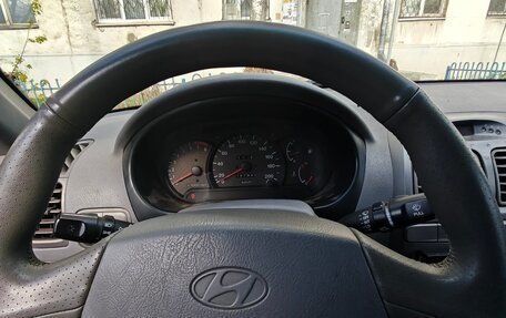Hyundai Accent II, 2004 год, 200 000 рублей, 13 фотография
