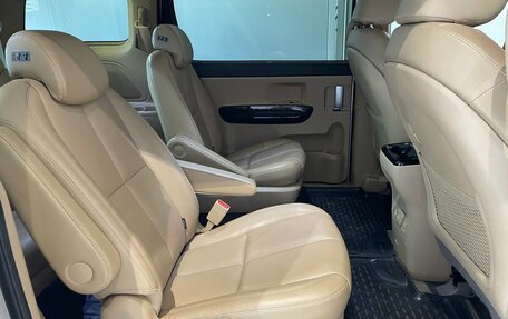 KIA Carnival III, 2019 год, 2 355 000 рублей, 19 фотография