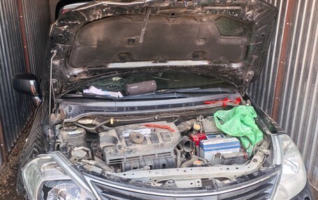 Nissan Tiida, 2010 год, 300 000 рублей, 1 фотография