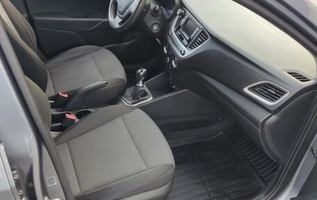Hyundai Solaris II рестайлинг, 2017 год, 1 300 000 рублей, 8 фотография