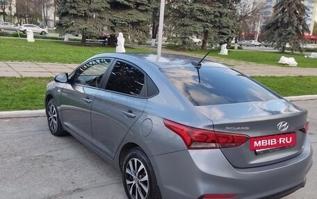 Hyundai Solaris II рестайлинг, 2017 год, 1 300 000 рублей, 10 фотография