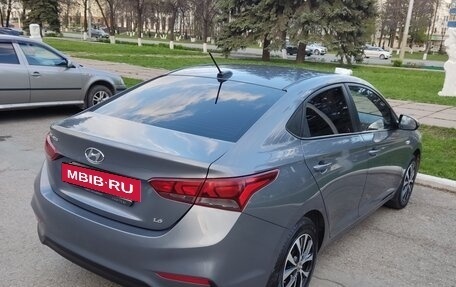 Hyundai Solaris II рестайлинг, 2017 год, 1 300 000 рублей, 9 фотография