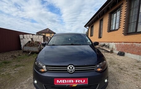 Volkswagen Polo VI (EU Market), 2013 год, 800 000 рублей, 1 фотография