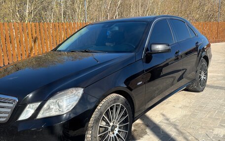 Mercedes-Benz E-Класс, 2011 год, 1 400 000 рублей, 3 фотография