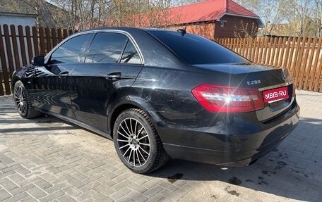 Mercedes-Benz E-Класс, 2011 год, 1 400 000 рублей, 4 фотография