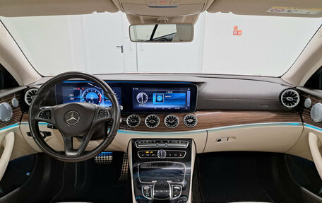 Mercedes-Benz E-Класс, 2018 год, 4 000 000 рублей, 18 фотография
