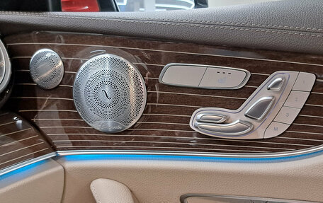 Mercedes-Benz E-Класс, 2018 год, 4 000 000 рублей, 25 фотография