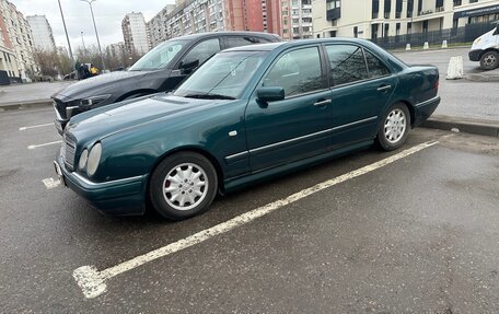 Mercedes-Benz E-Класс, 1998 год, 242 000 рублей, 1 фотография