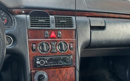 Mercedes-Benz E-Класс, 1998 год, 242 000 рублей, 13 фотография