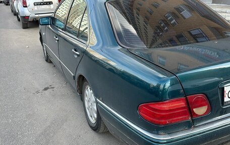 Mercedes-Benz E-Класс, 1998 год, 242 000 рублей, 12 фотография