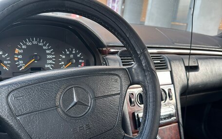 Mercedes-Benz E-Класс, 1998 год, 242 000 рублей, 17 фотография