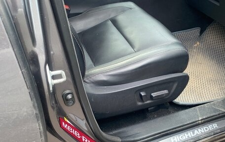 Toyota Highlander III, 2015 год, 2 850 000 рублей, 2 фотография