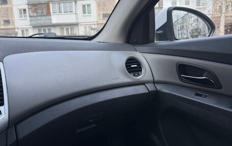 Chevrolet Cruze II, 2010 год, 560 000 рублей, 8 фотография