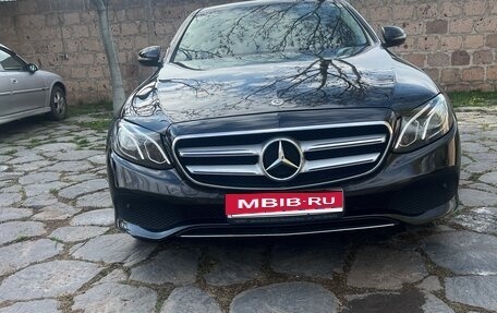 Mercedes-Benz E-Класс, 2017 год, 3 300 000 рублей, 1 фотография