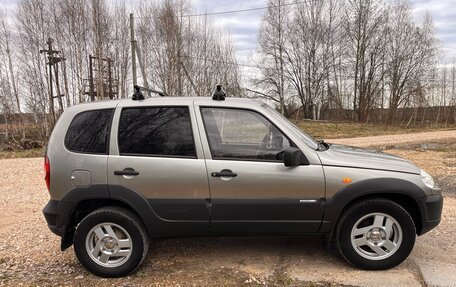 Chevrolet Niva I рестайлинг, 2010 год, 480 000 рублей, 4 фотография