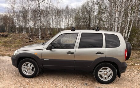 Chevrolet Niva I рестайлинг, 2010 год, 480 000 рублей, 2 фотография
