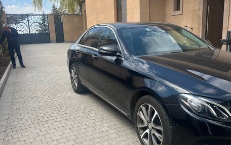 Mercedes-Benz E-Класс, 2017 год, 3 300 000 рублей, 13 фотография
