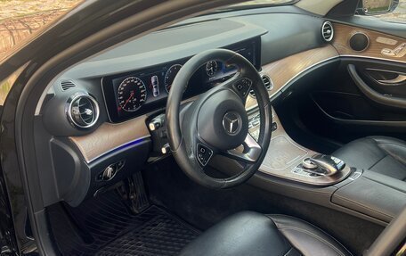 Mercedes-Benz E-Класс, 2017 год, 3 300 000 рублей, 6 фотография