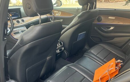 Mercedes-Benz E-Класс, 2017 год, 3 300 000 рублей, 5 фотография
