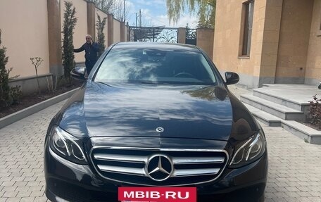 Mercedes-Benz E-Класс, 2017 год, 3 300 000 рублей, 11 фотография