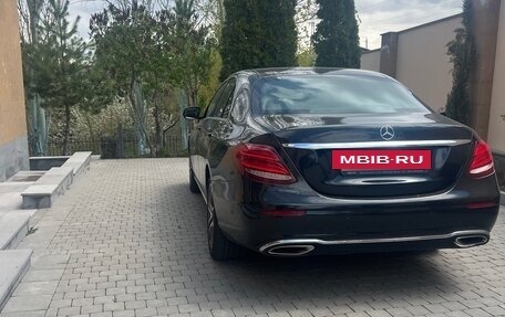 Mercedes-Benz E-Класс, 2017 год, 3 300 000 рублей, 14 фотография