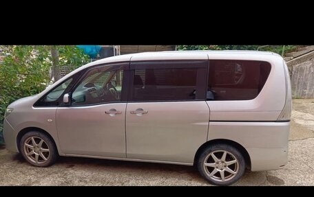 Nissan Serena IV, 2011 год, 1 100 000 рублей, 3 фотография