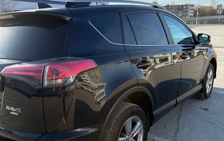 Toyota RAV4, 2018 год, 2 000 000 рублей, 13 фотография