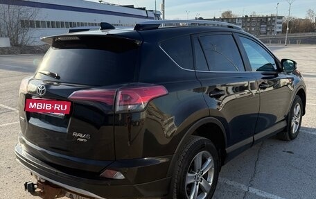 Toyota RAV4, 2018 год, 2 000 000 рублей, 12 фотография