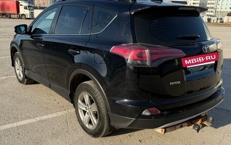 Toyota RAV4, 2018 год, 2 000 000 рублей, 17 фотография