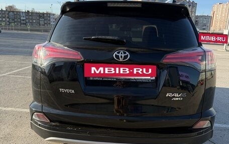 Toyota RAV4, 2018 год, 2 000 000 рублей, 22 фотография