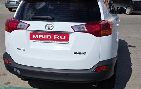 Toyota RAV4, 2015 год, 2 350 000 рублей, 6 фотография