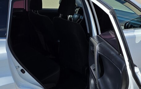 Toyota RAV4, 2015 год, 2 350 000 рублей, 9 фотография