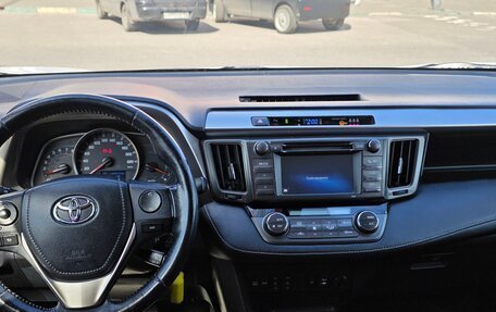 Toyota RAV4, 2015 год, 2 350 000 рублей, 14 фотография