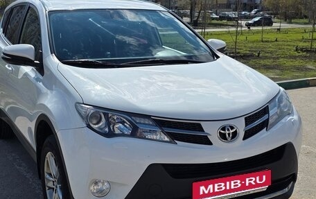 Toyota RAV4, 2015 год, 2 350 000 рублей, 3 фотография