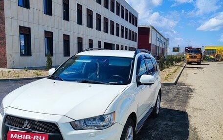 Mitsubishi Outlander III рестайлинг 3, 2011 год, 1 200 000 рублей, 3 фотография