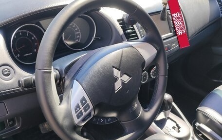 Mitsubishi Outlander III рестайлинг 3, 2011 год, 1 200 000 рублей, 8 фотография