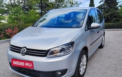 Volkswagen Touran III, 2011 год, 1 200 000 рублей, 1 фотография